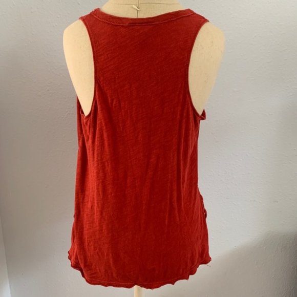 Universal Thread Red Tank Size M - Picture 2 of 5